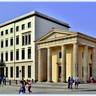 Seitengebäude des historischen B.Tors im direkten vergleich zum Neubau der Commerzbank von 1998