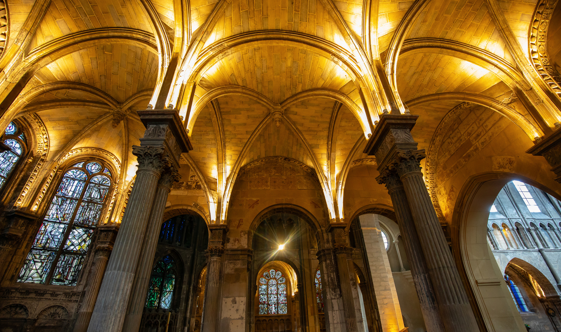 Seitenkapelle der Kirche Saint-Remi in Reims