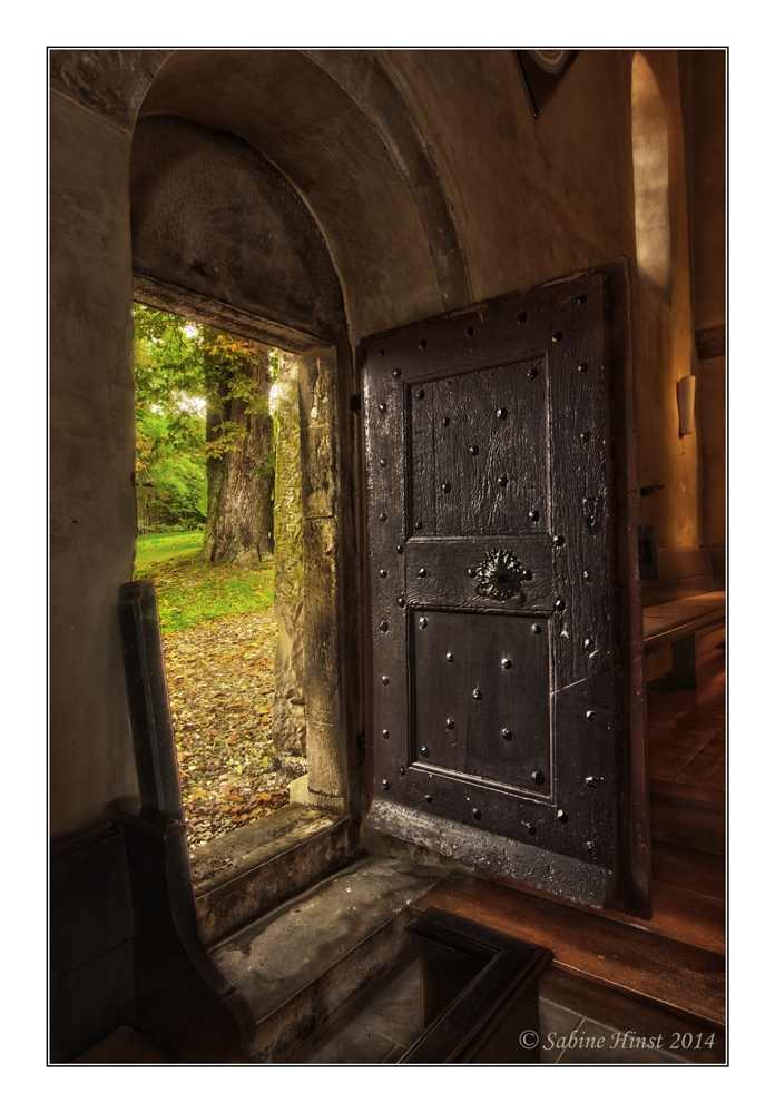 Seitenportal Kirche Rheden