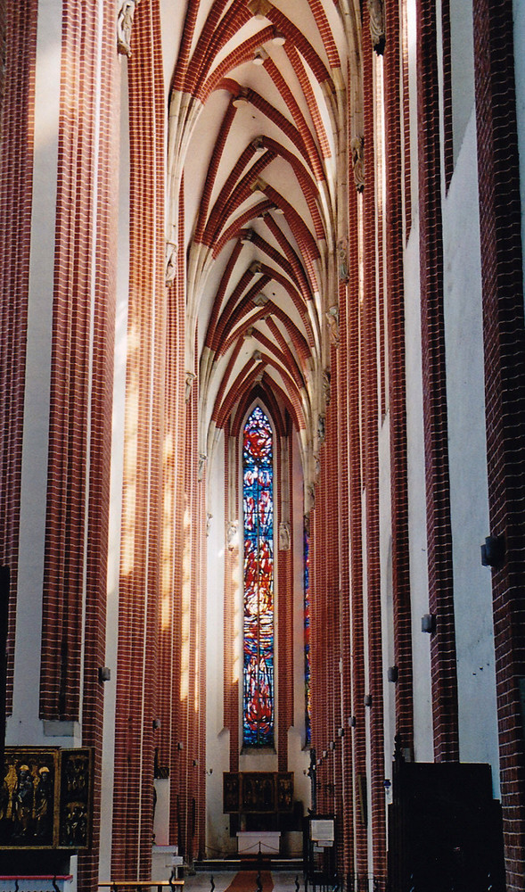 Seitenschiff der Kirche Maria am Sande in Wrozlaw