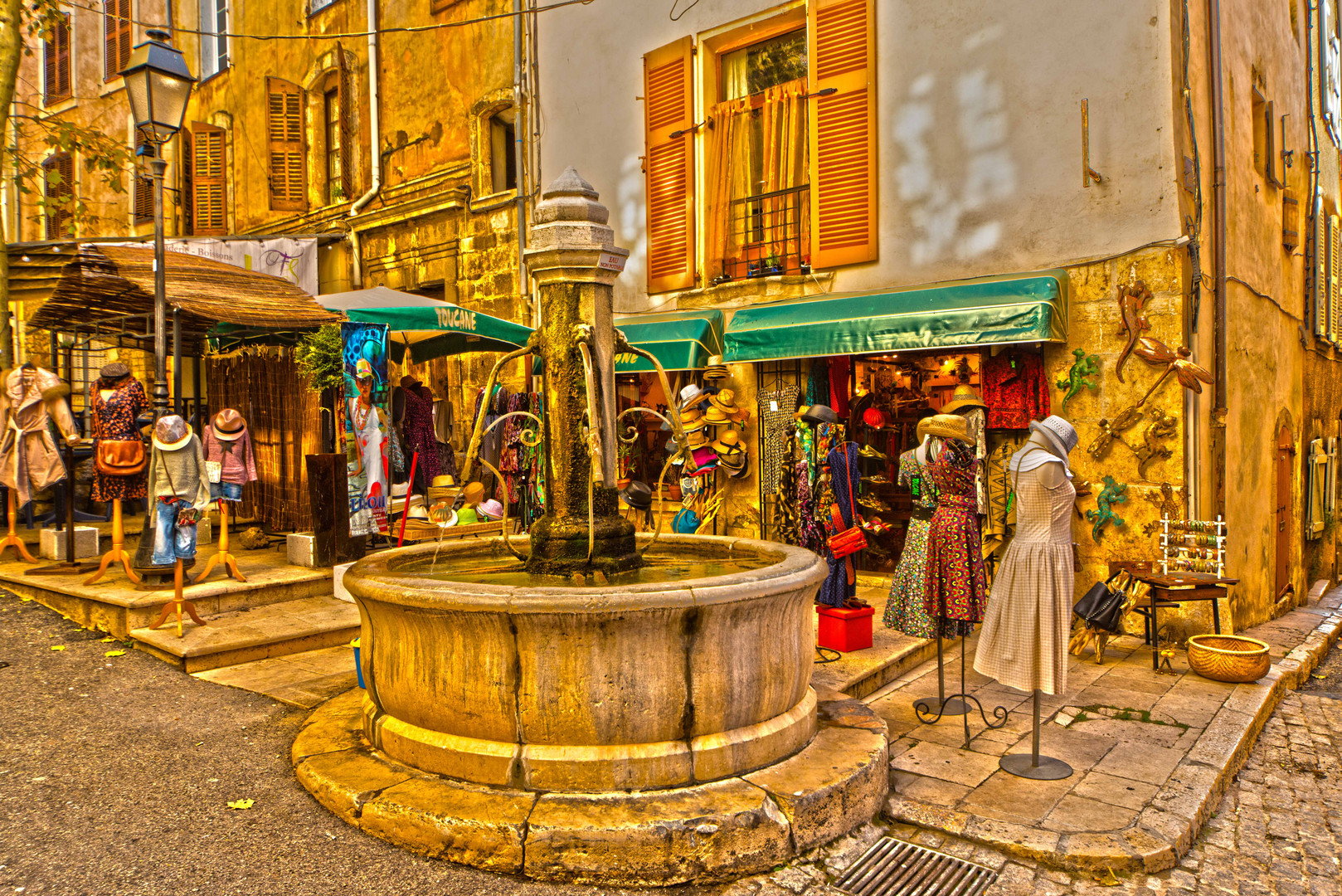 Seitenstraße in Aups. Im Gebiet Var, Provence