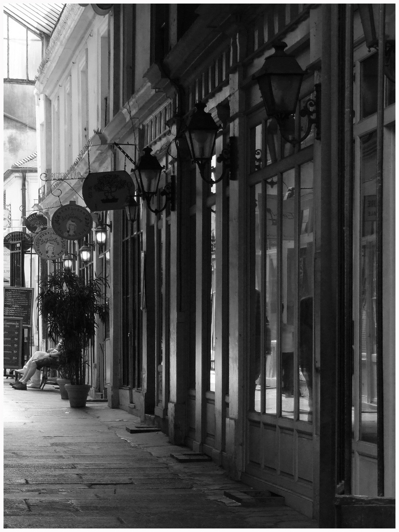 Seitenstrasse, Paris