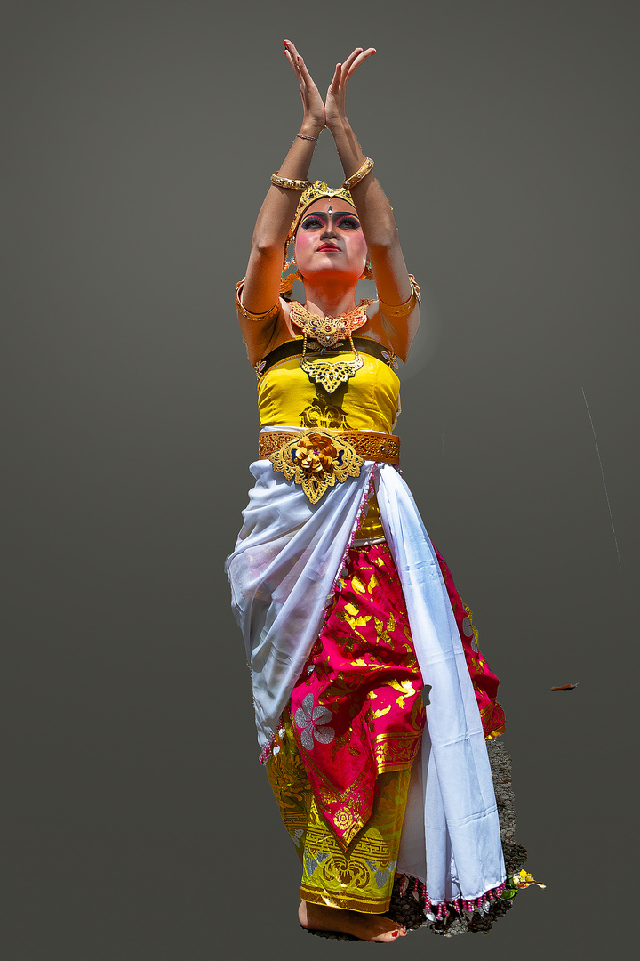 Sekar Jepun dancing girl