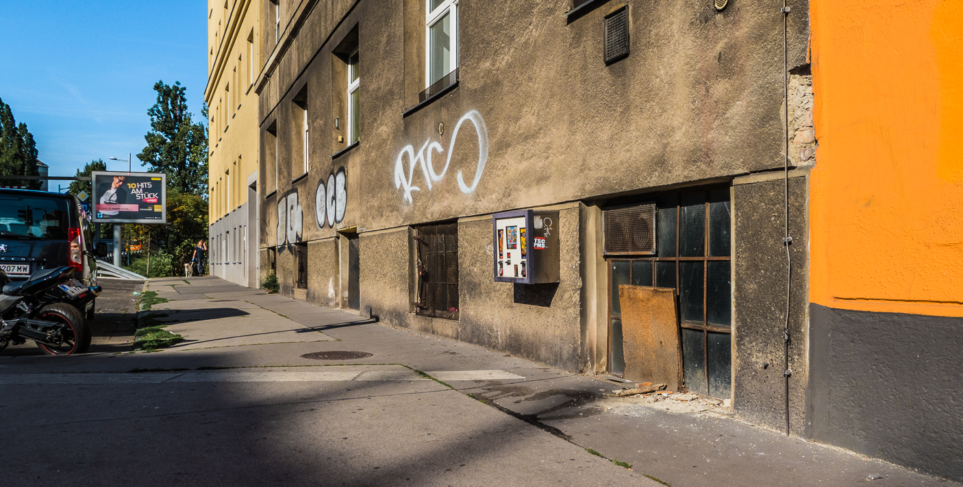 Selbst im hintersten Winkel ist ER zu finden (:-((