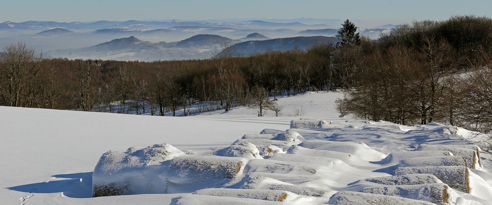 Selbst mit 70mm sind die Riesengebirgsgipfel zu sehen...