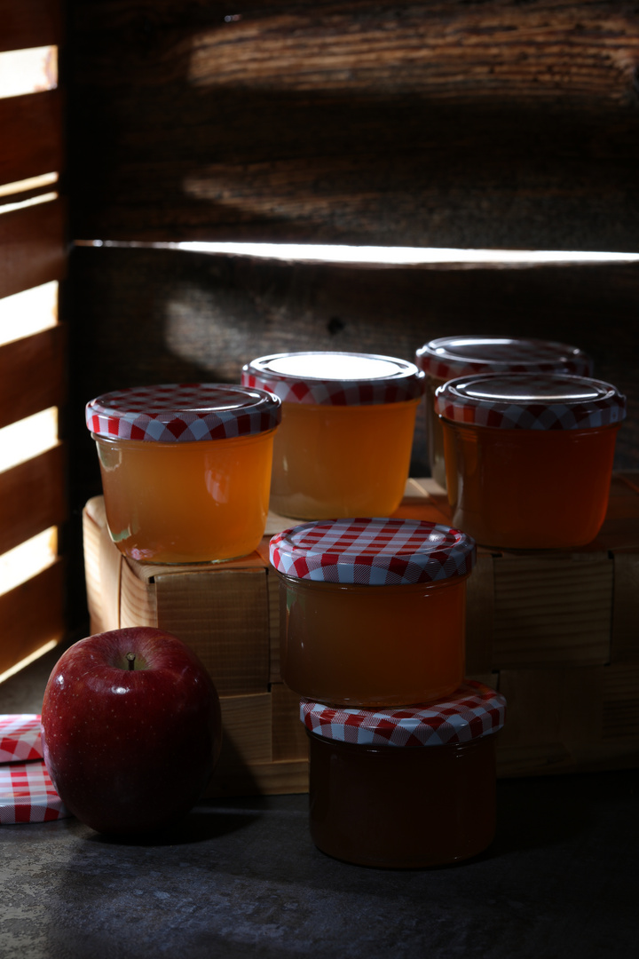 Selbstgemachter Apfel-Glühwein Gelee