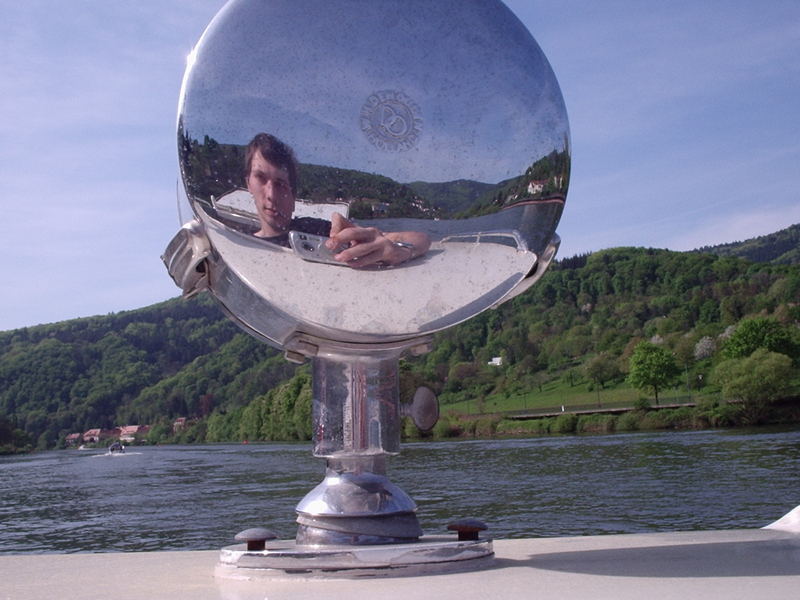 Selbstportrait auf dem Neckar