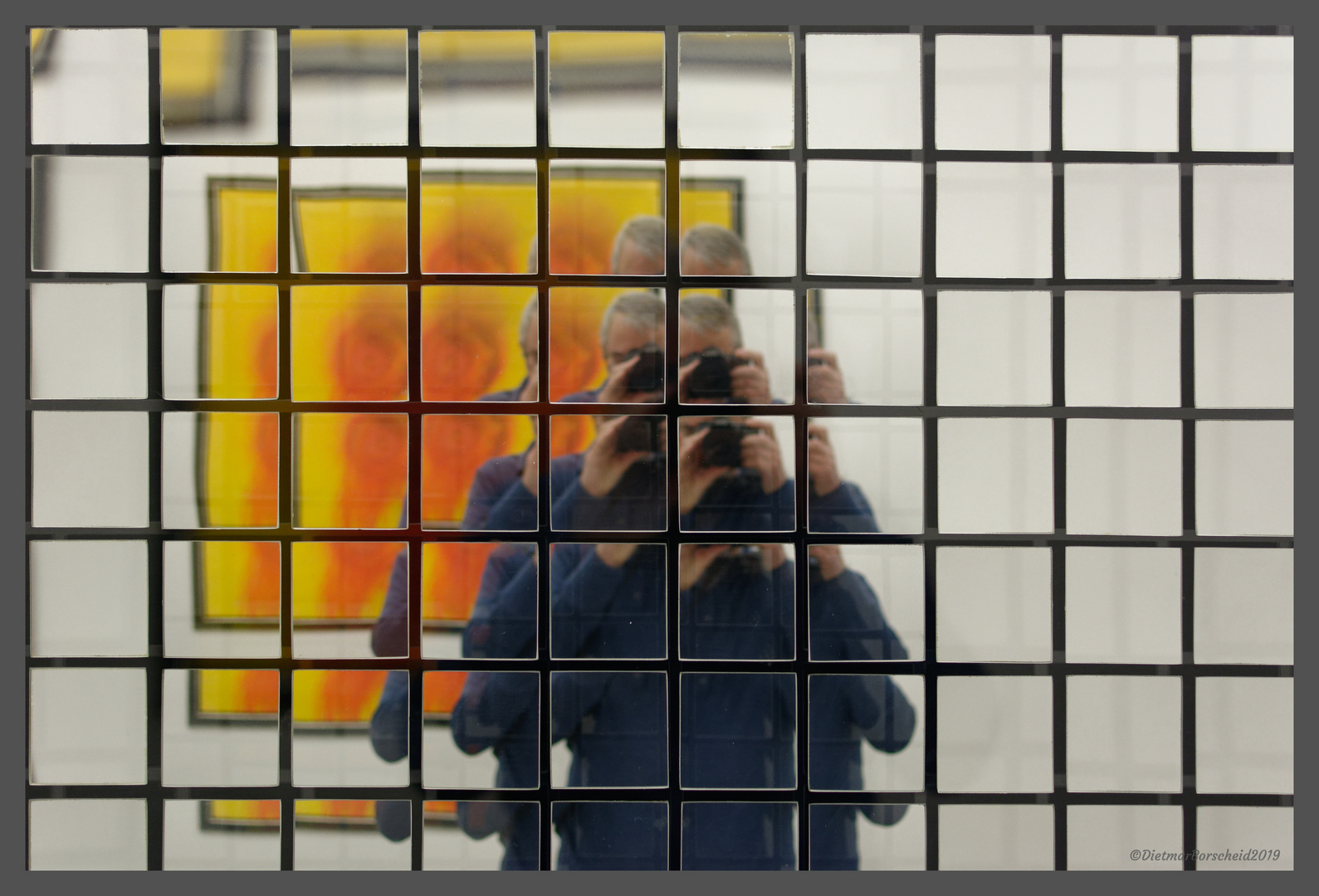 Selbstportrait hinter Gittern