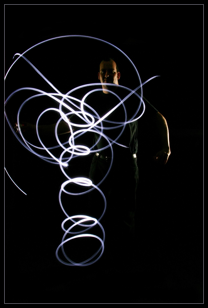 Selbstportrait mit Lichtlinien