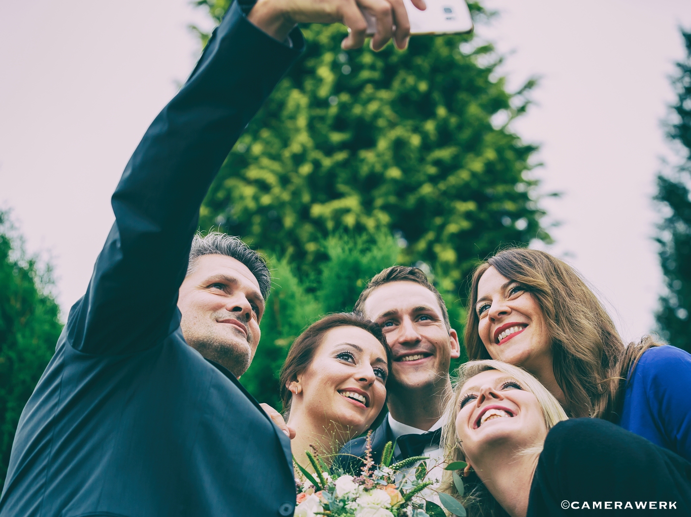 Selfie mit Brautpaar