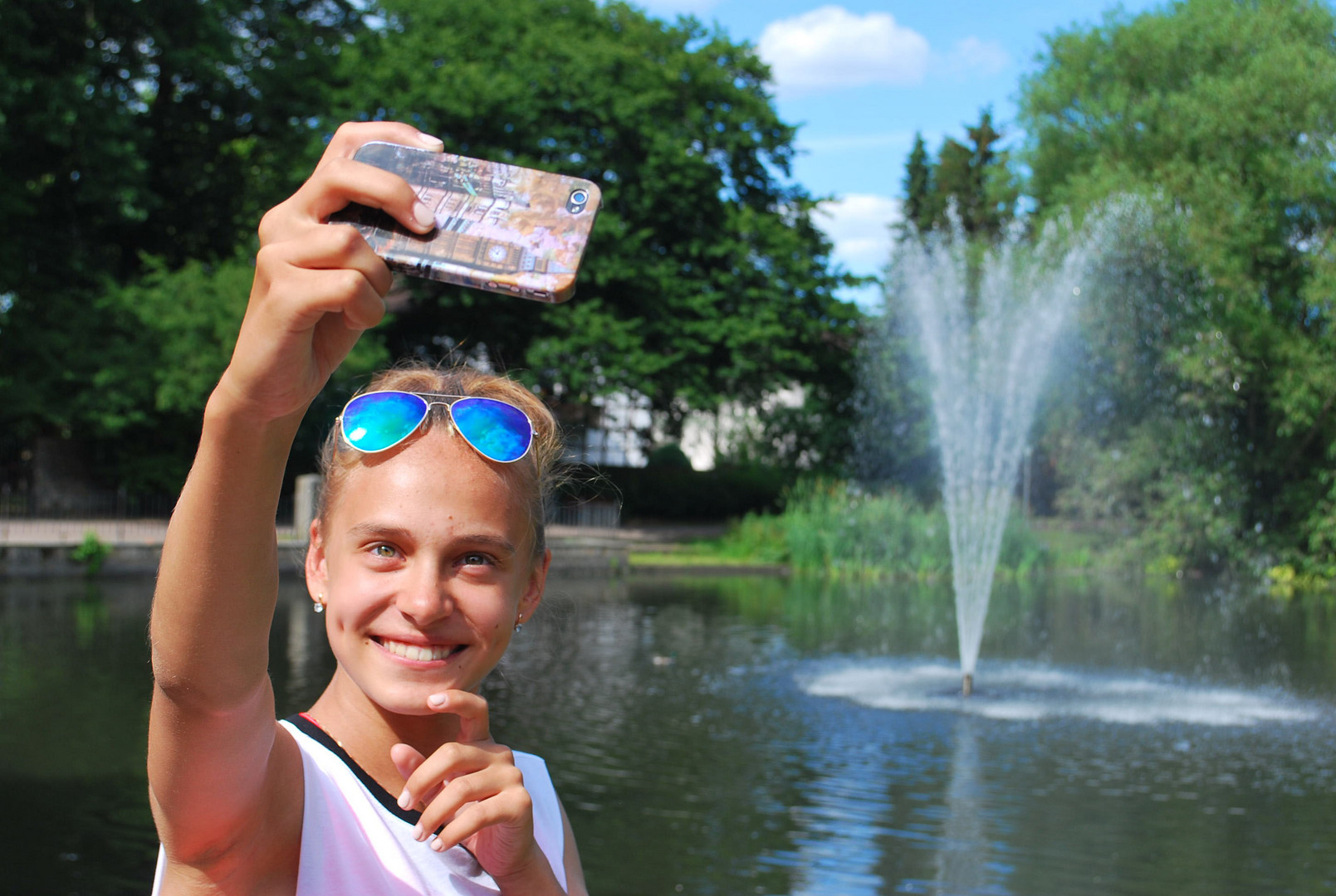 Selfie mit Wasserfontäne