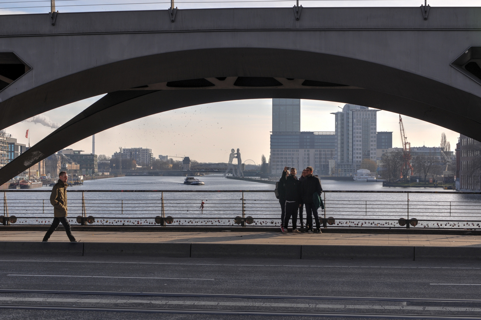 Selfies auf der Oberbaumbrücke