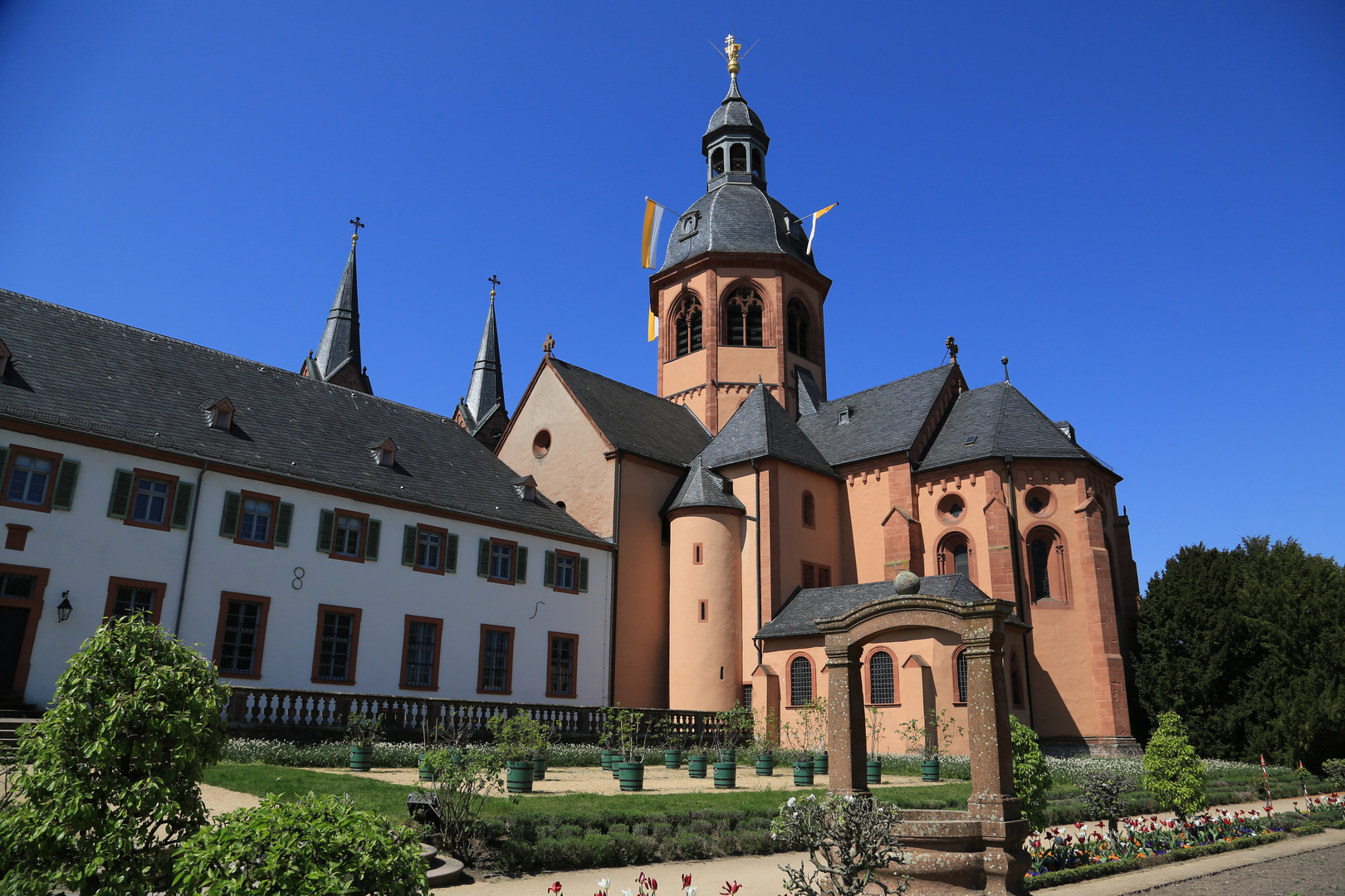 Seligenstadt Klostergarten der ehemaligen Benediktinerabtei