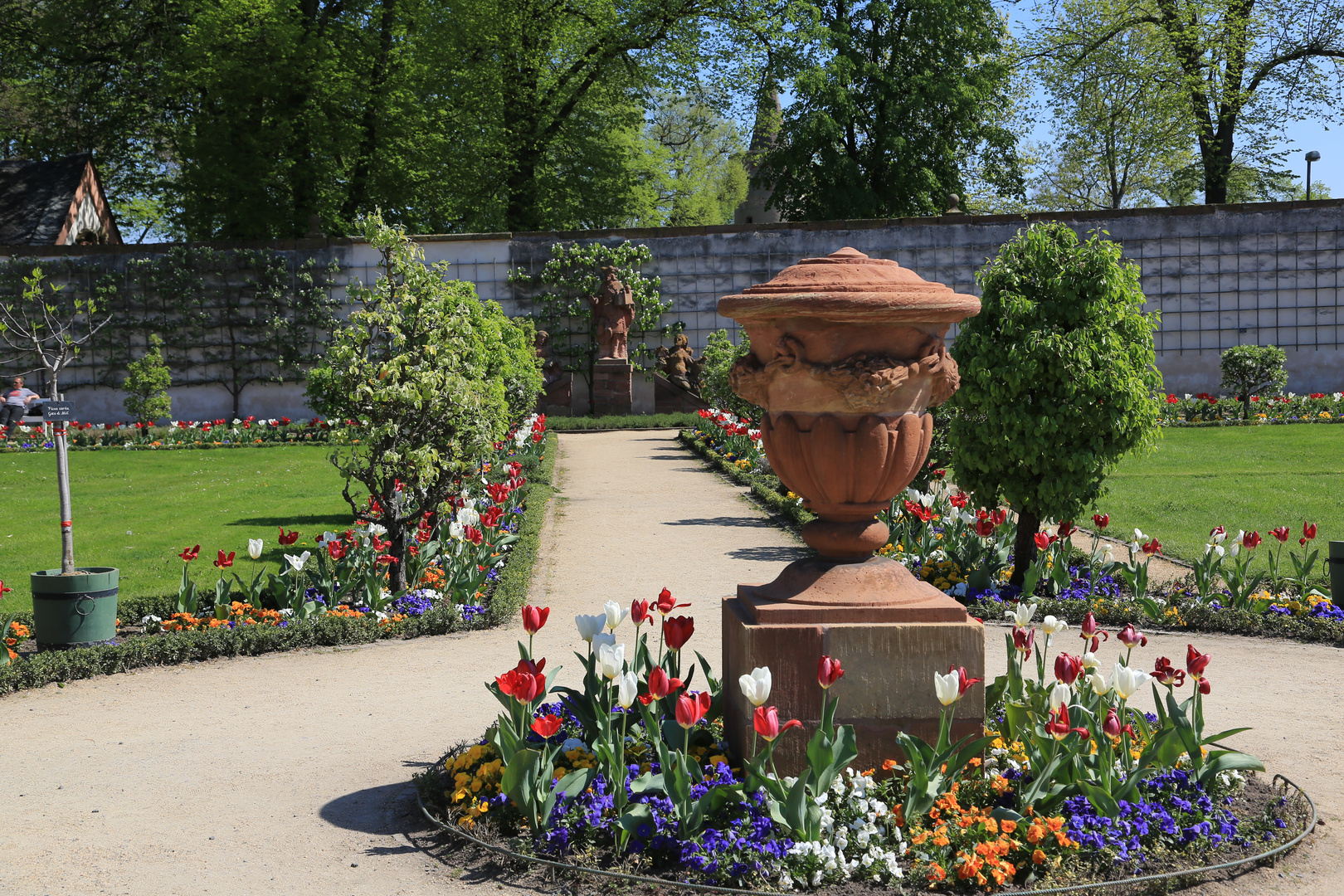 Seligenstadt Klostergarten der ehemaligen Benediktinerabtei