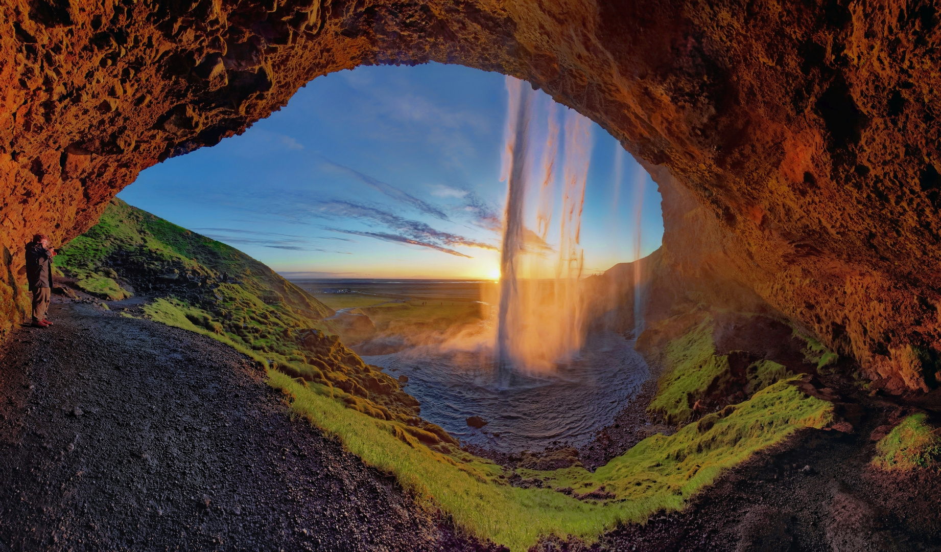 Seljalandfoss an einem Sommerabend