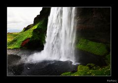 Seljalandfoss von hinten