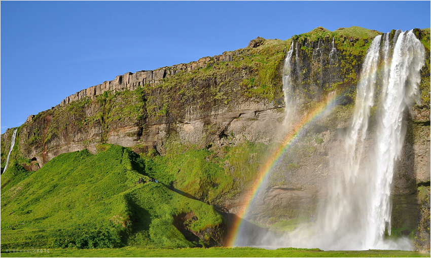 Seljalandsfoss ..