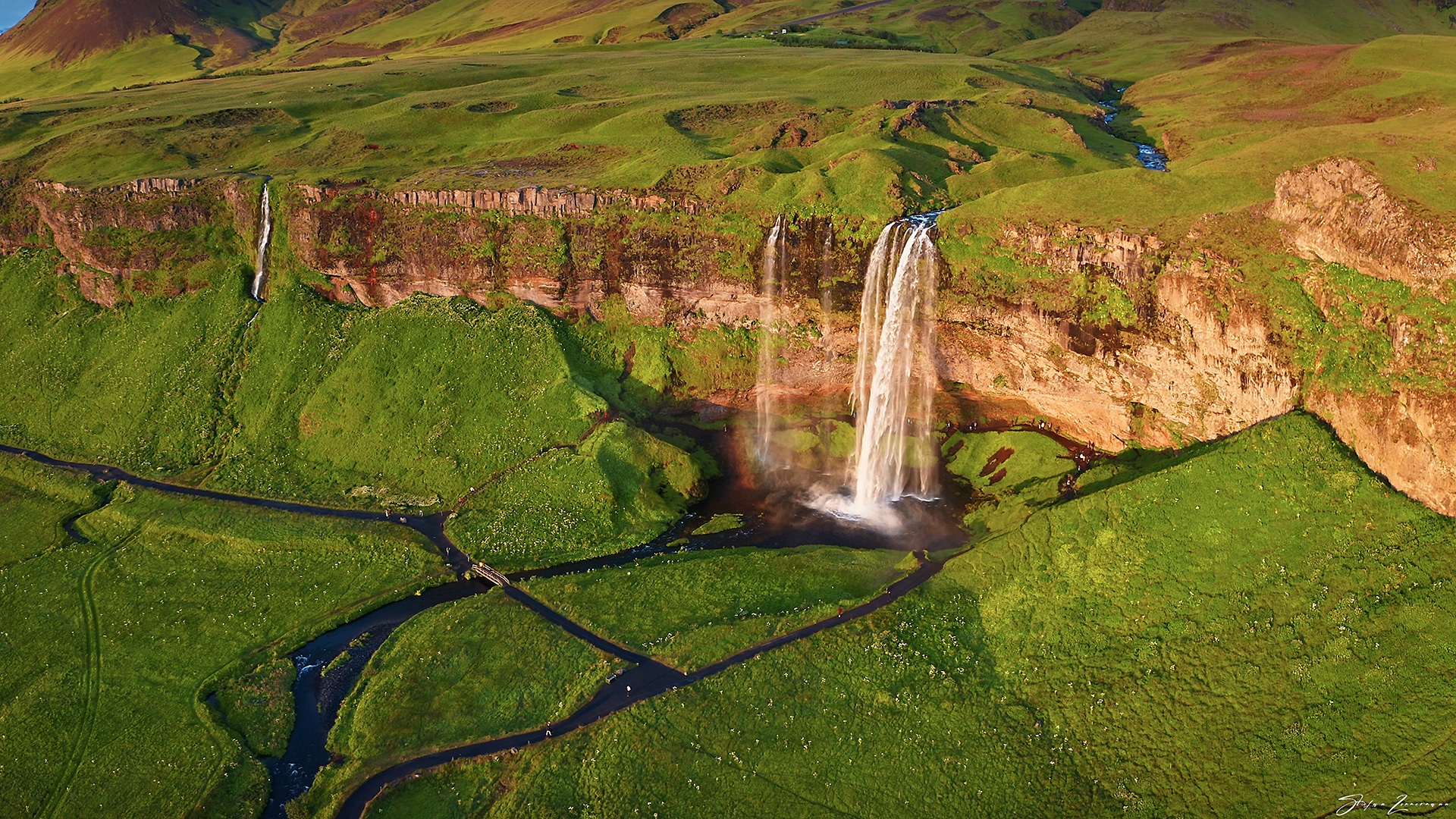 Seljalandsfoss (ICELAND)