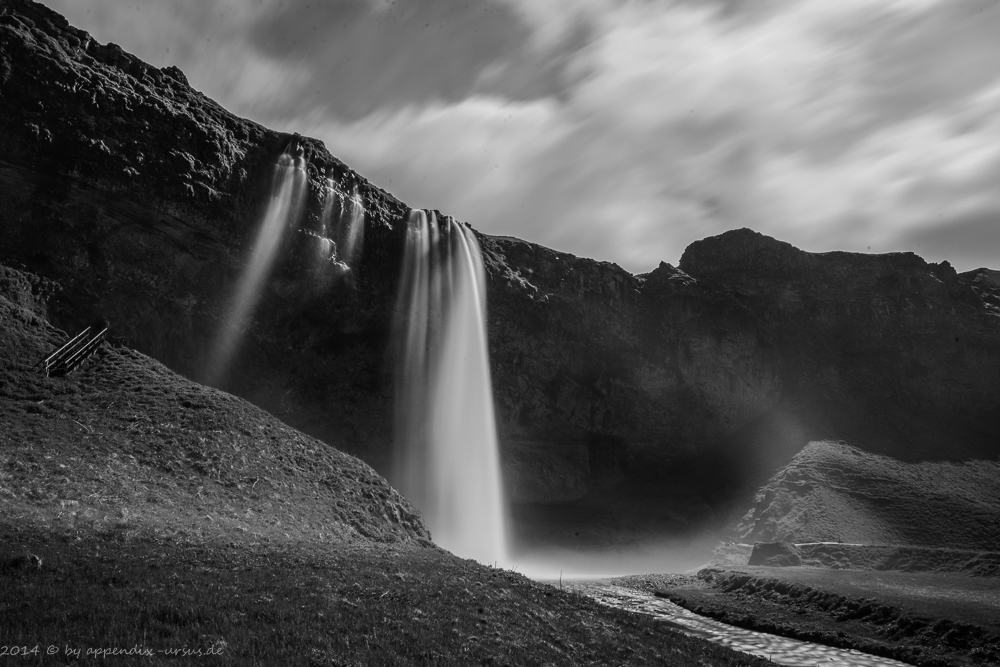 Seljalandsfoss II