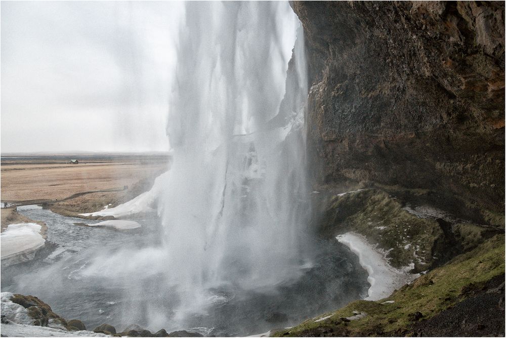 Seljalandsfoss von hinten