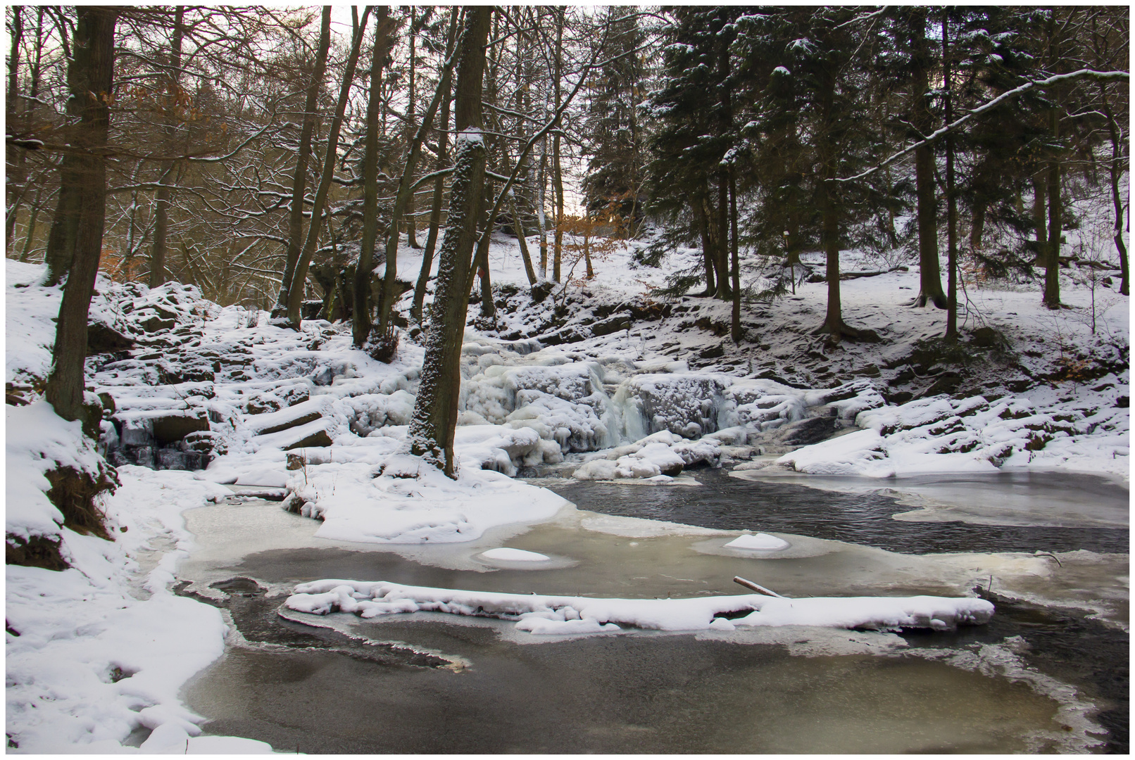 Selkewasserfall - fast eingefrohren.