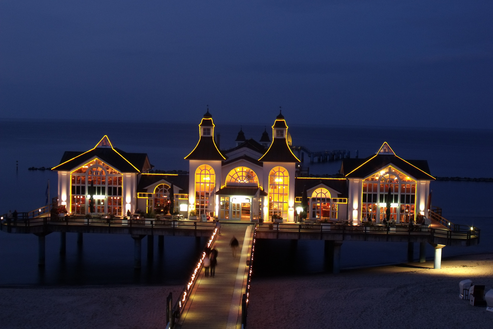 Selliner Seebrücke bei Nacht