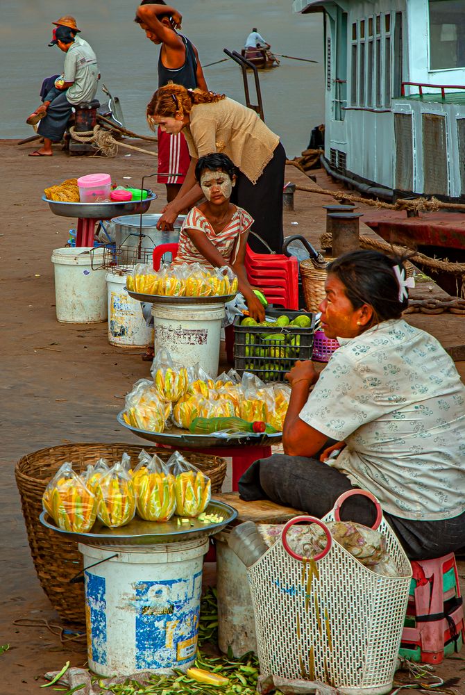 Selling fruit proviant