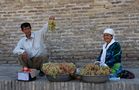 selling fruits von Wojciech 