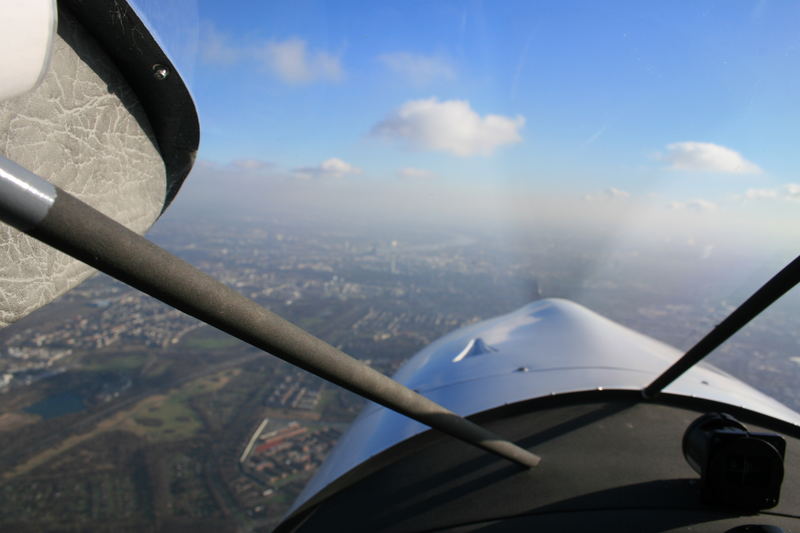 Seltene Perspektive....vom Rückflug von Köln nach Bonn...