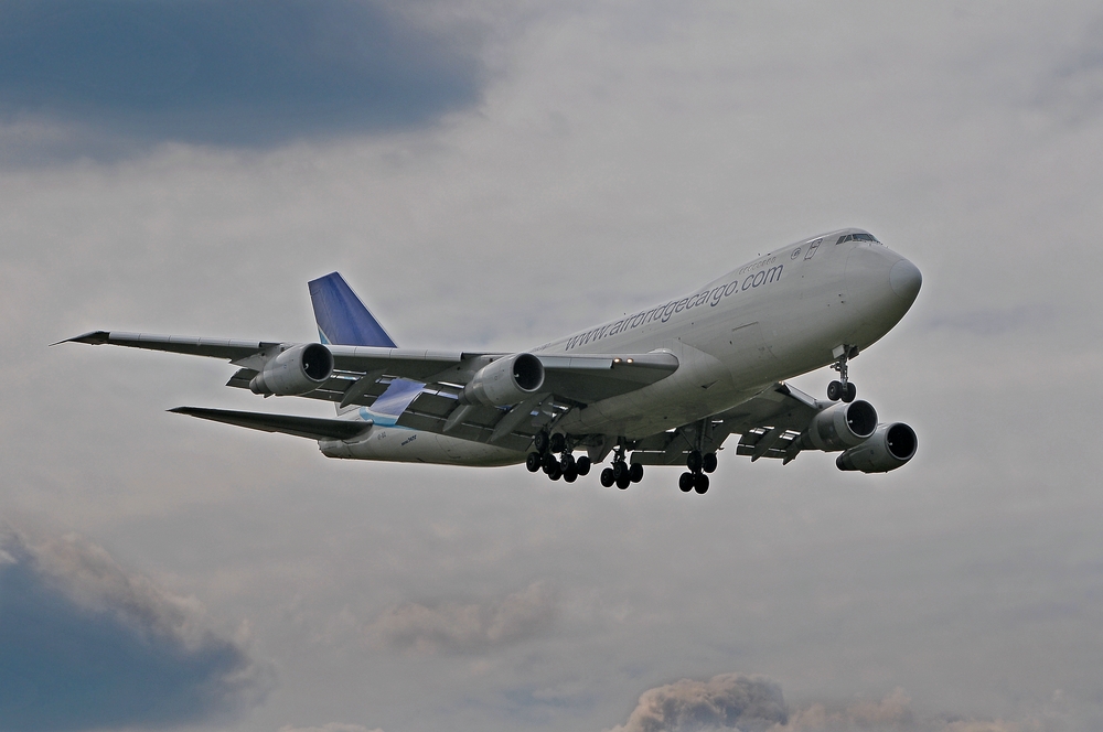 Seltener Gast in SXF B747-200 Cargo