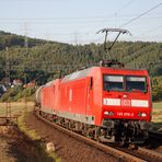 Seltenes Doppel: Zweimal 145 vor einem Kesselwagenzug