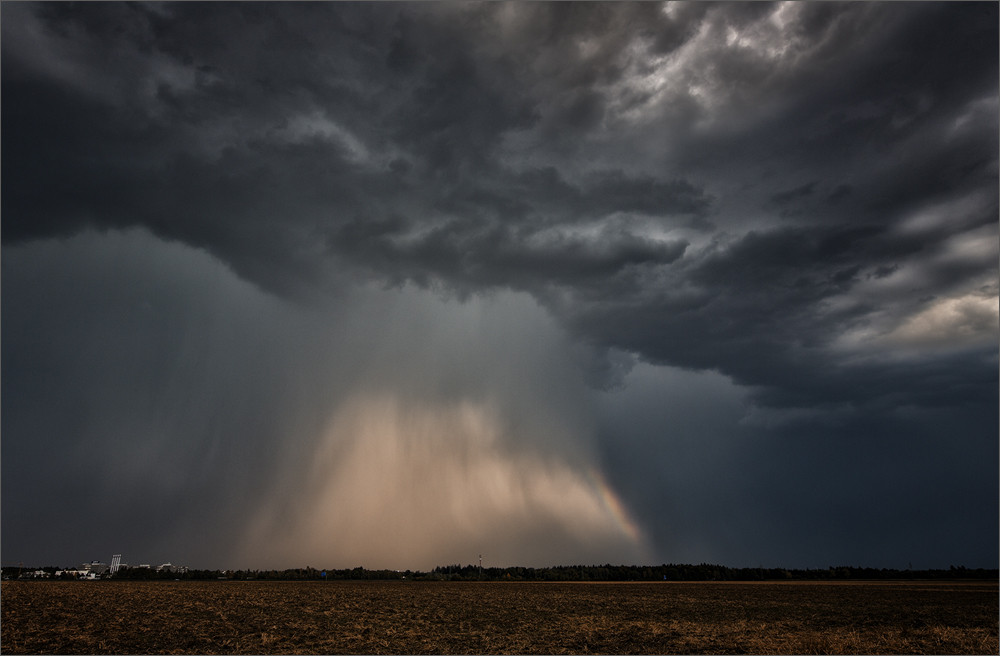 Seltenes Naturereignis:  Regenbombe oder auch Microburst genannt