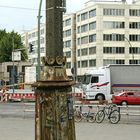 seltsame Straßenlampe am Frankfurter Tor