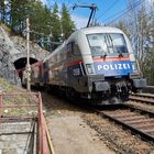 Semmering-Bahn . Auch die Polizei ist unterwegs !