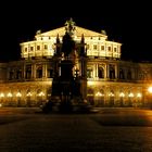 Semper Oper bei Nacht