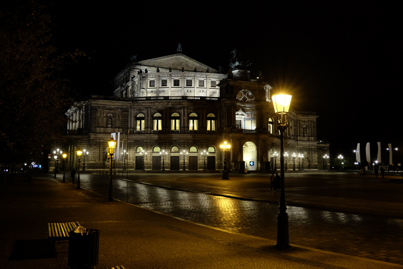 Semper-Oper bei Nacht