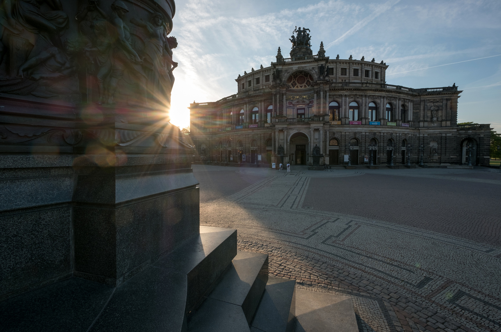 Semper-Oper bei Sonnenuntergang