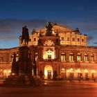 Semperoper am Abend