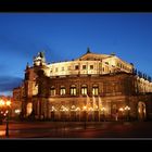 Semperoper bei Nacht