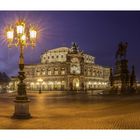 Semperoper bei Nacht