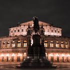 Semperoper bei Nacht