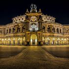 Semperoper bei Nacht