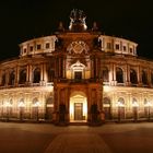 Semperoper bei Nacht