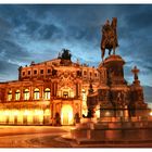 Semperoper bei Nacht