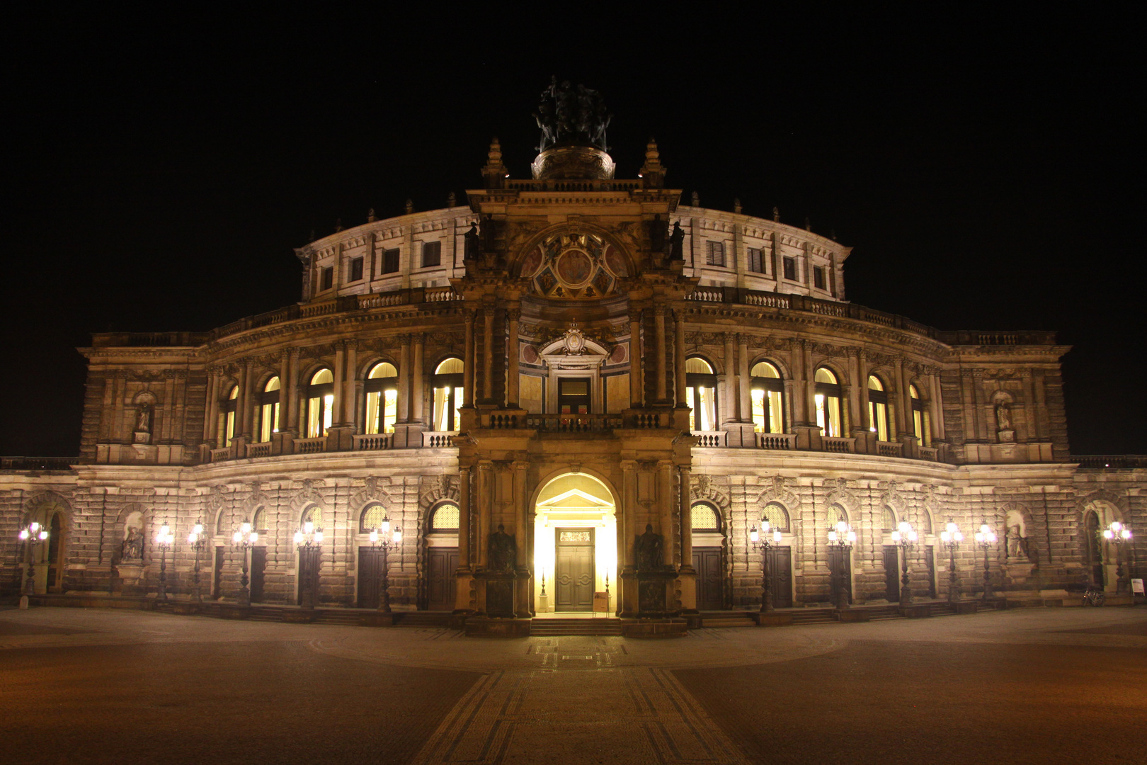 Semperoper by night