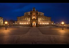 - Semperoper Dresden -