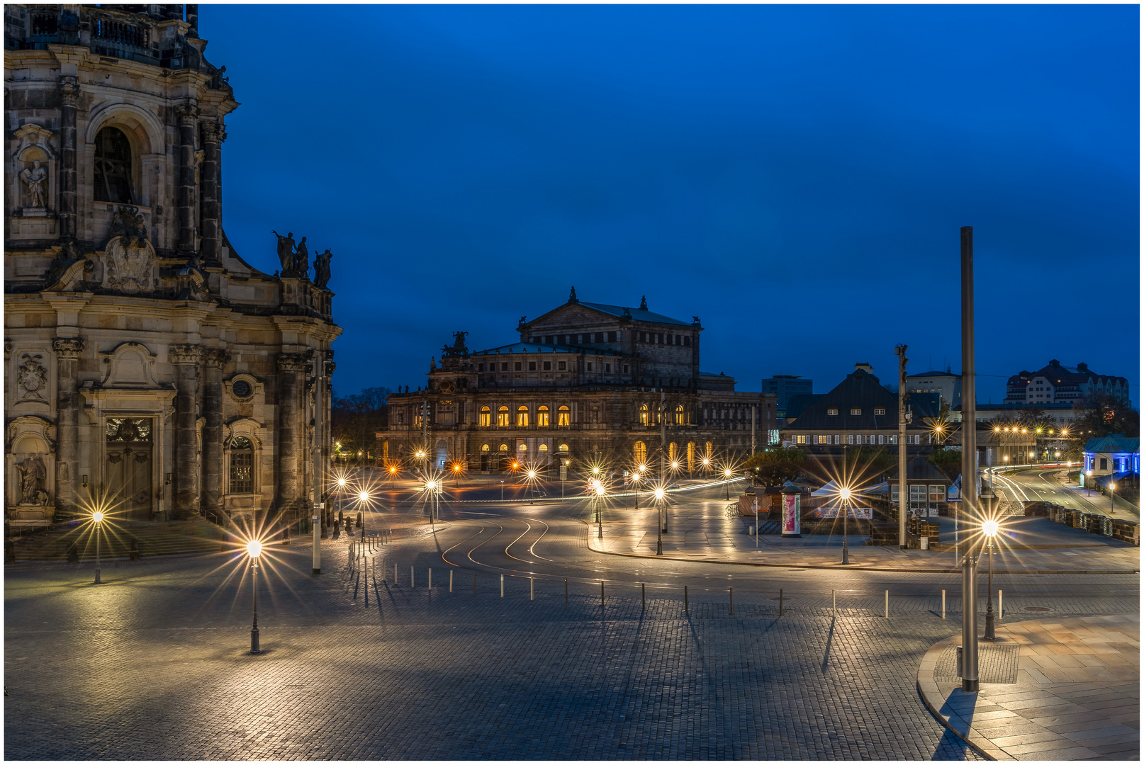 Semperoper Dresden am frühen Morgen