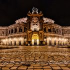 Semperoper Dresden bei Nacht