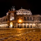 Semperoper Dresden bei Nacht