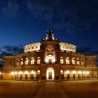 Semperoper Dresden in blauer Stunde 